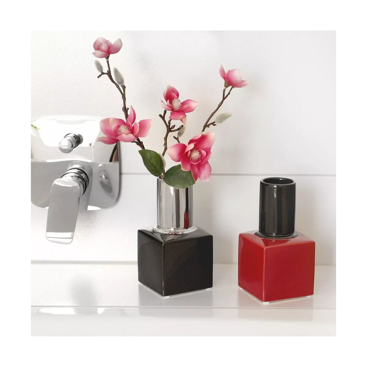 Vase Vernis Ongles Rouge H.18