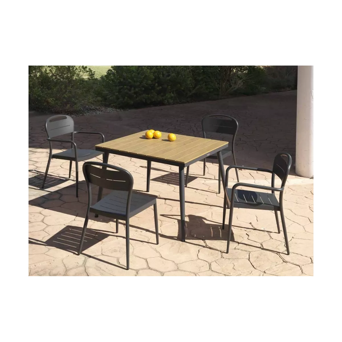 Table Roma 100x100