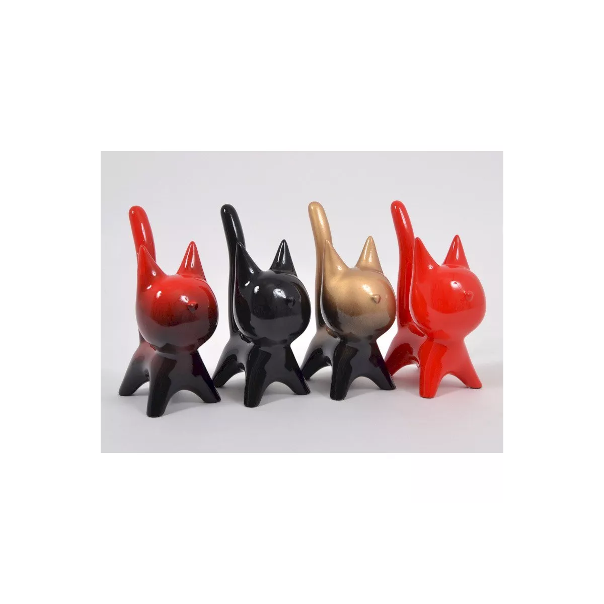 Chat Théo noir et rouge h.32cm
