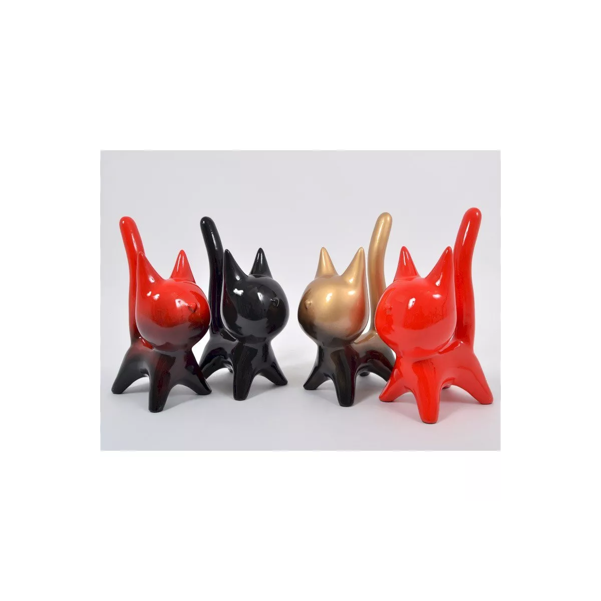 Chat Théo noir et rouge h.32cm