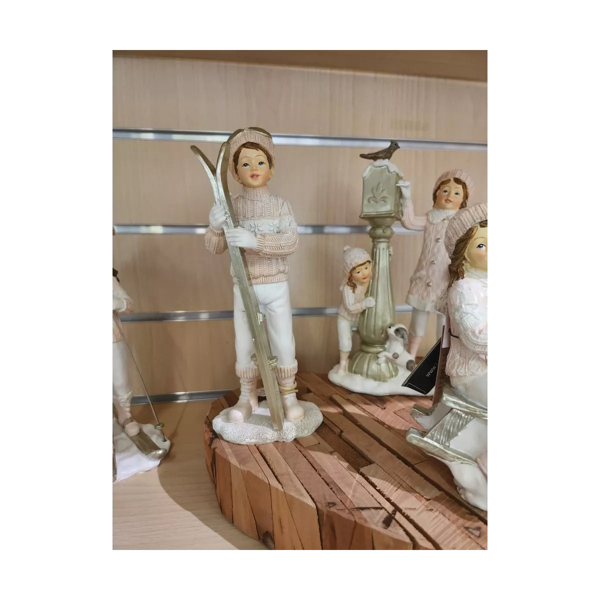 Ensemble 3 Figurines Filles et Garçon au ski Rose