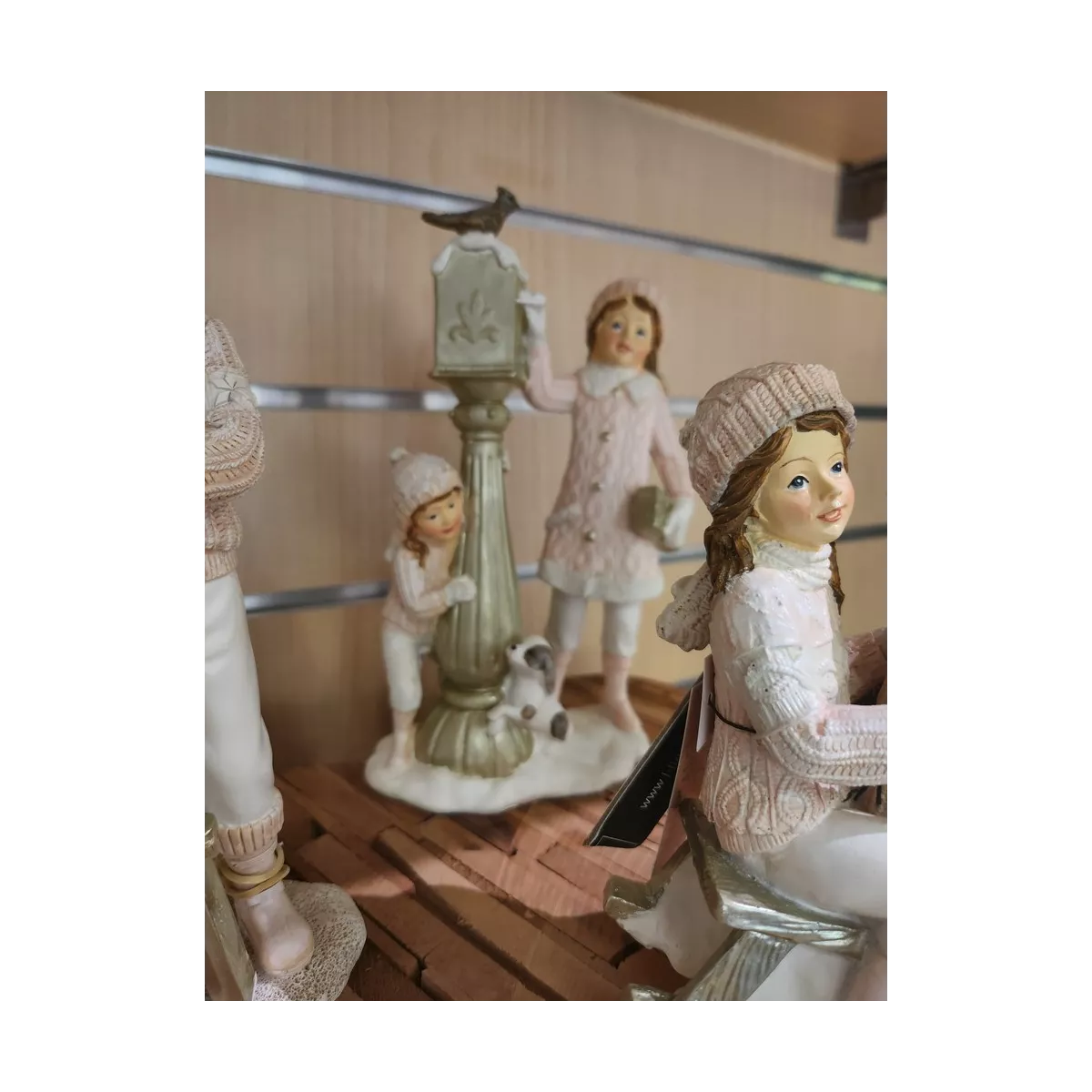 Ensemble de 2 Figurines Ski rose Poste