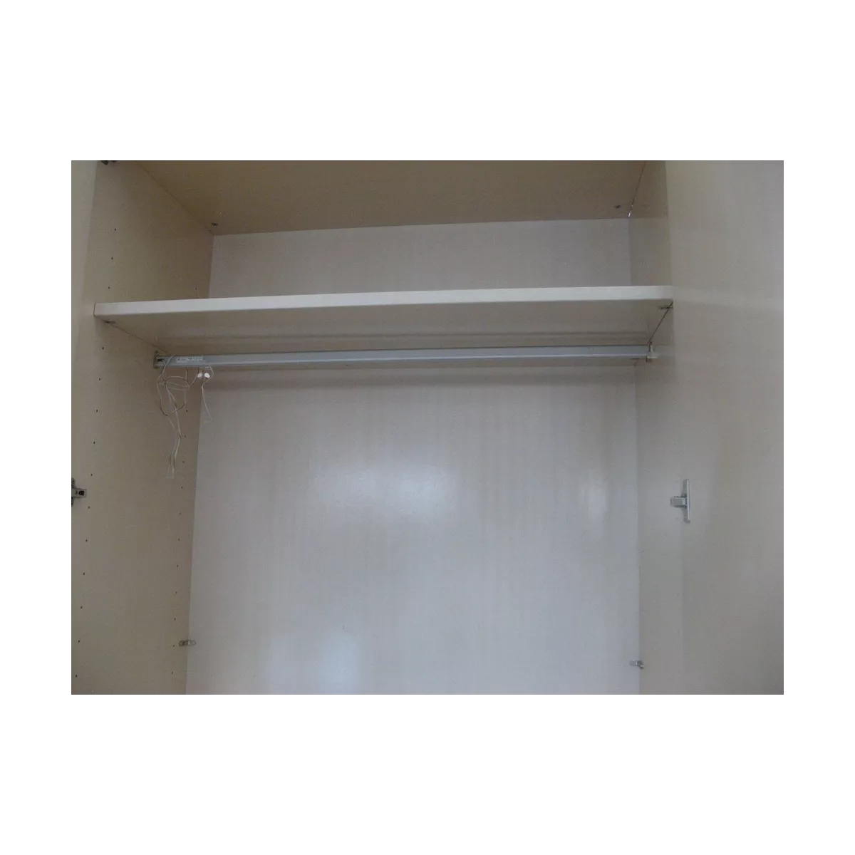 Armoire Traill 2 portes Charnières Nacre