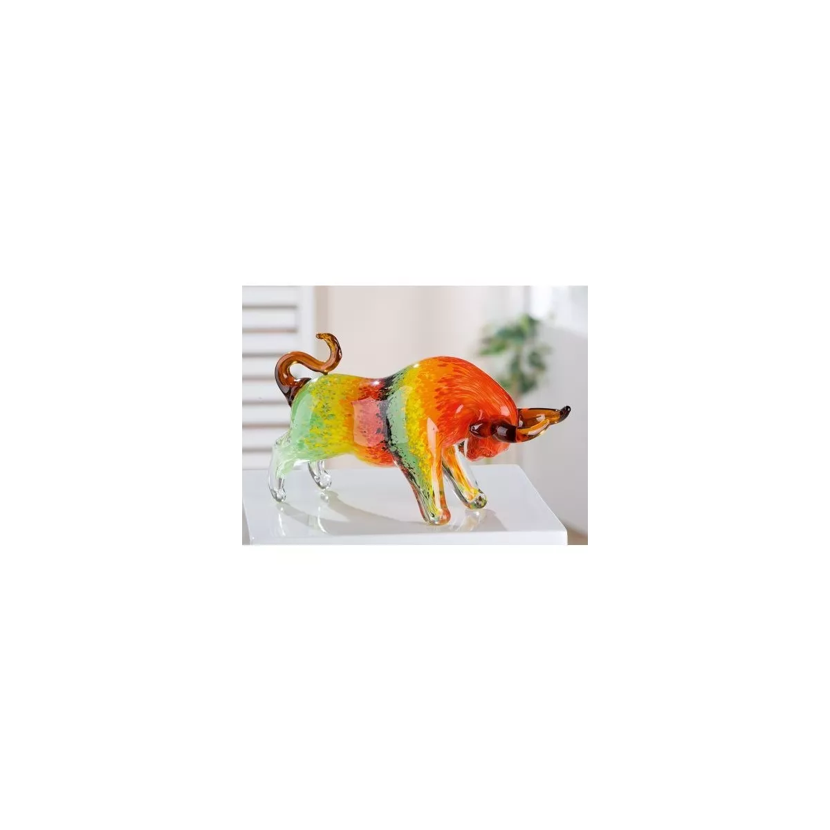 Taureau en pate de verre multicolore