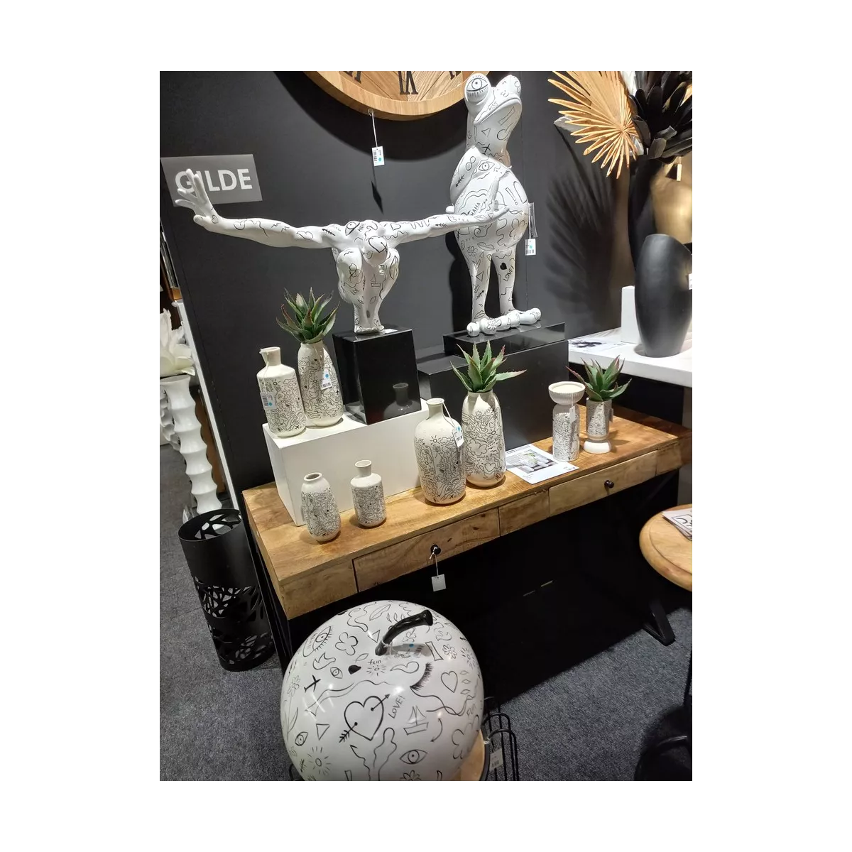 Vase conique Arty Blanc H.27