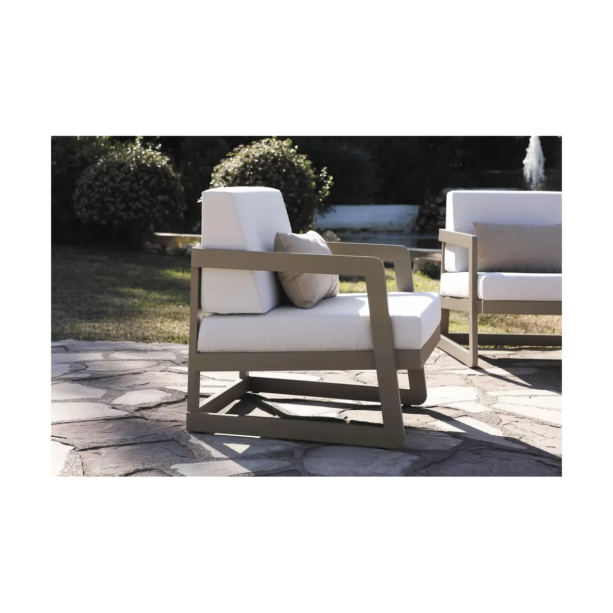 Ensemble 2 Fauteuils Faro + Table basse Carrée Faro