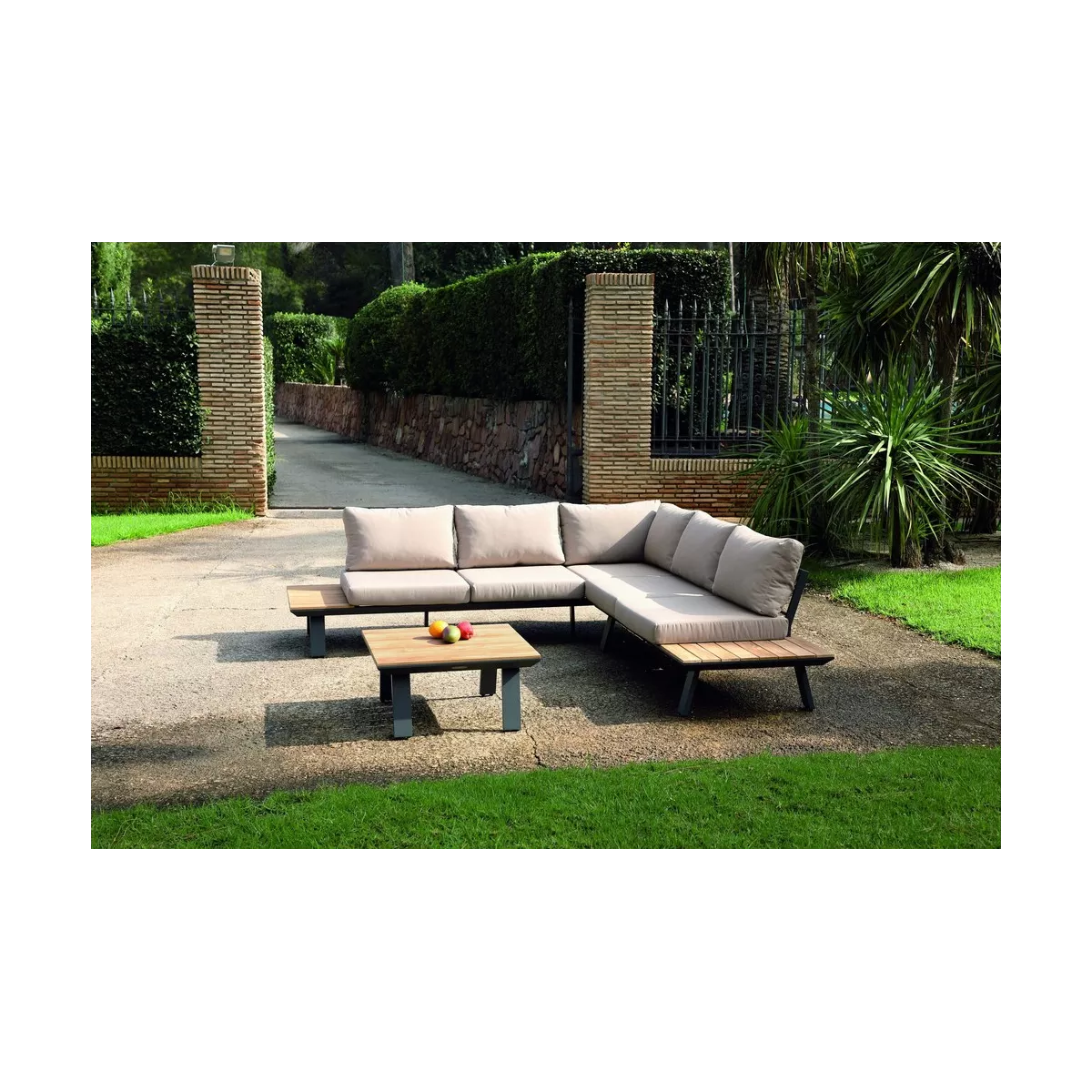Salon d'Angle Lagos 250x250