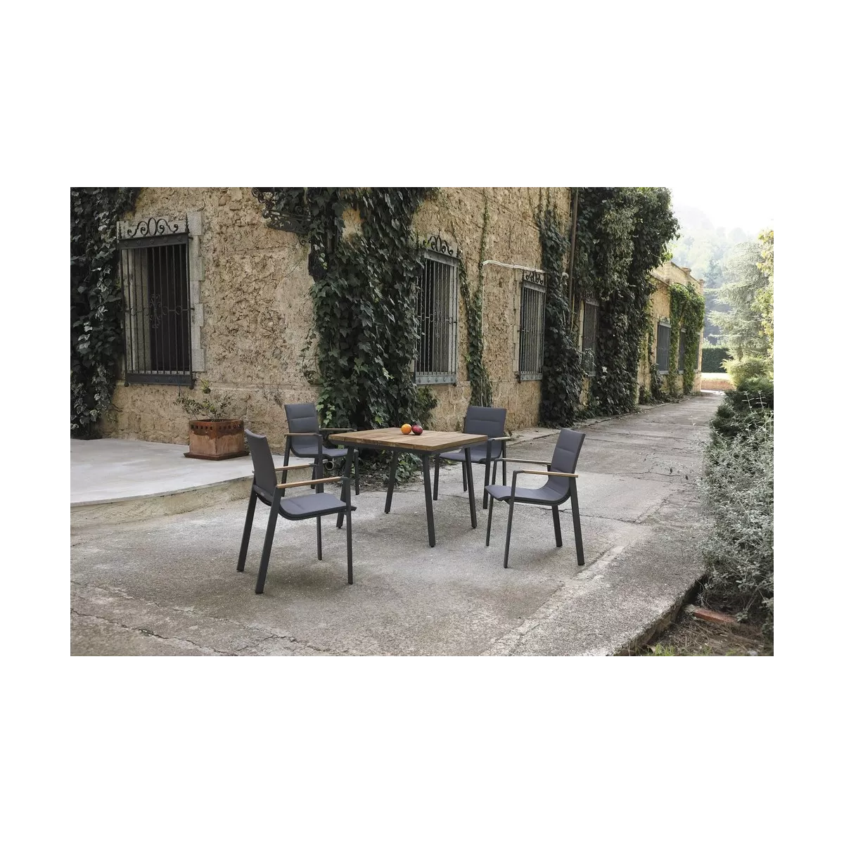 Table Lagos Teck 90x90