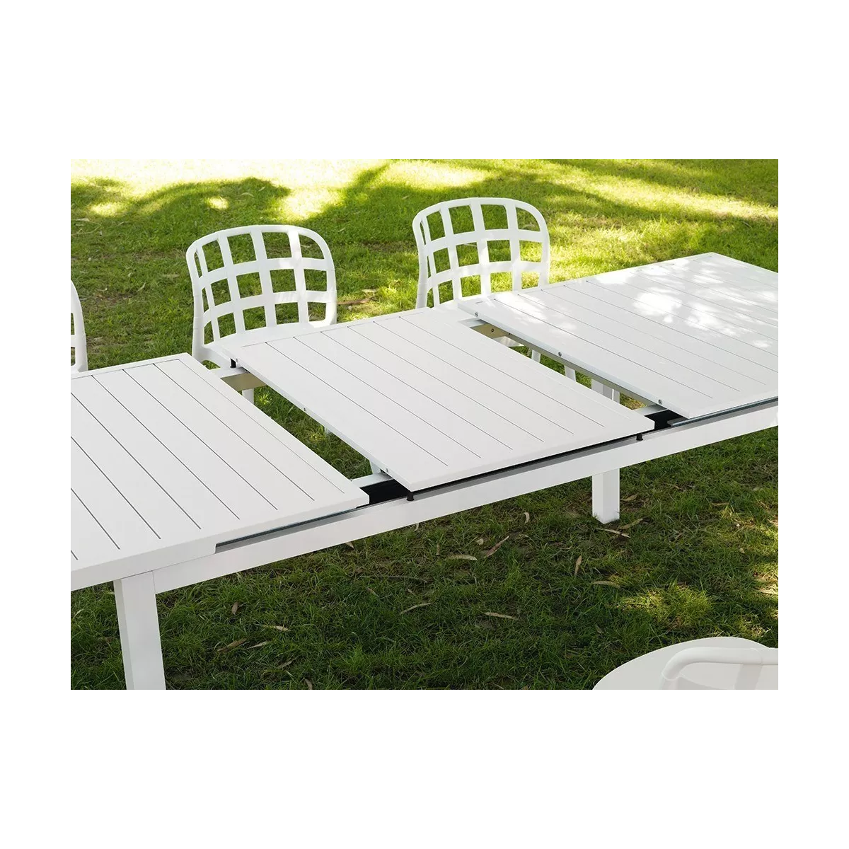 Table Nerja 180/240 en Aluminium blanc avec allonge