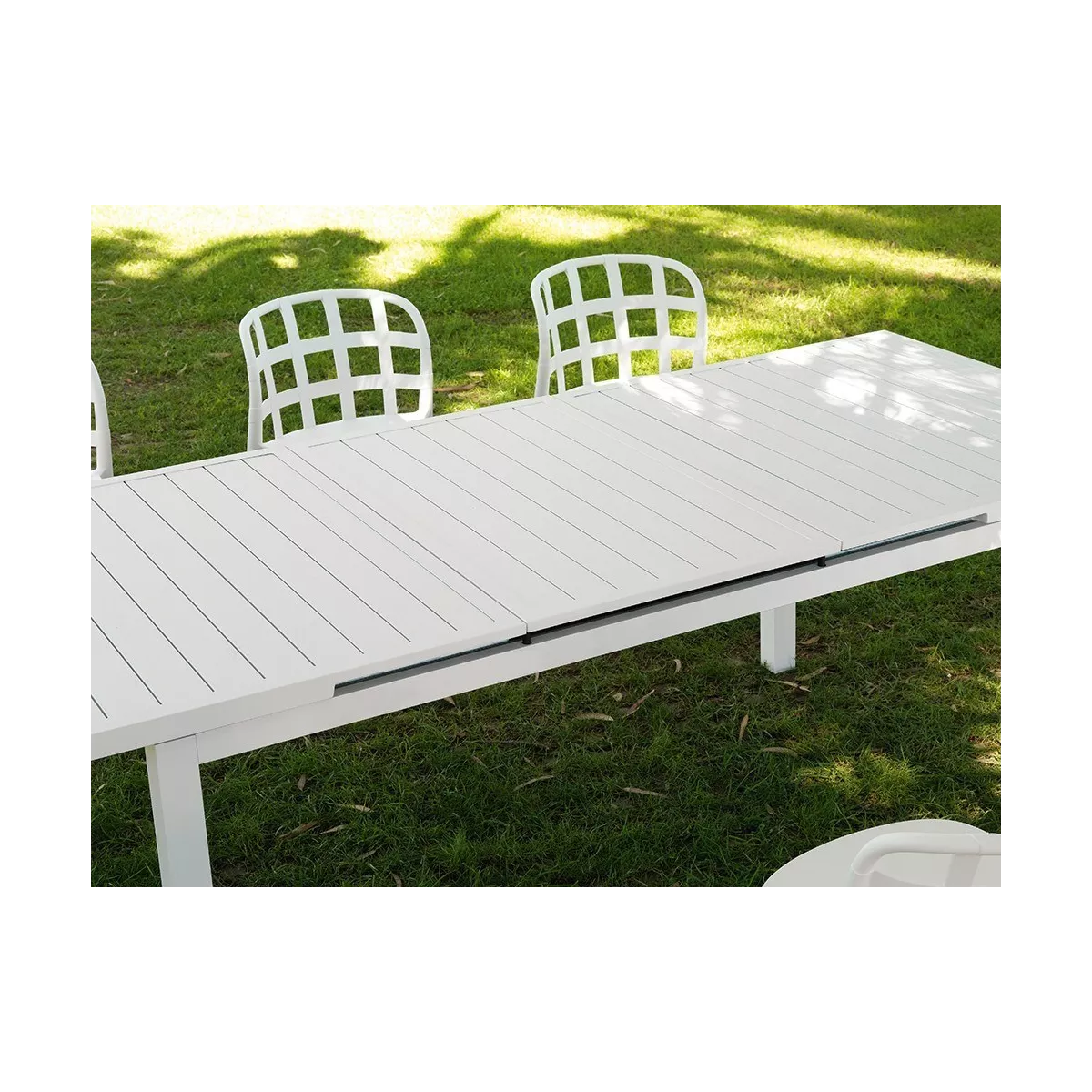 Table Nerja 180/240 en Aluminium blanc avec allonge