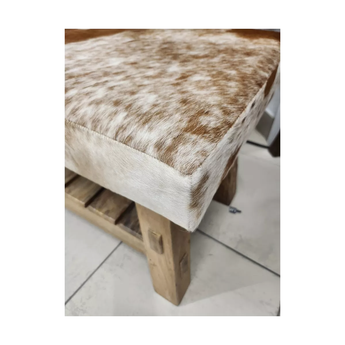 Banc rectangulaire peau de vache