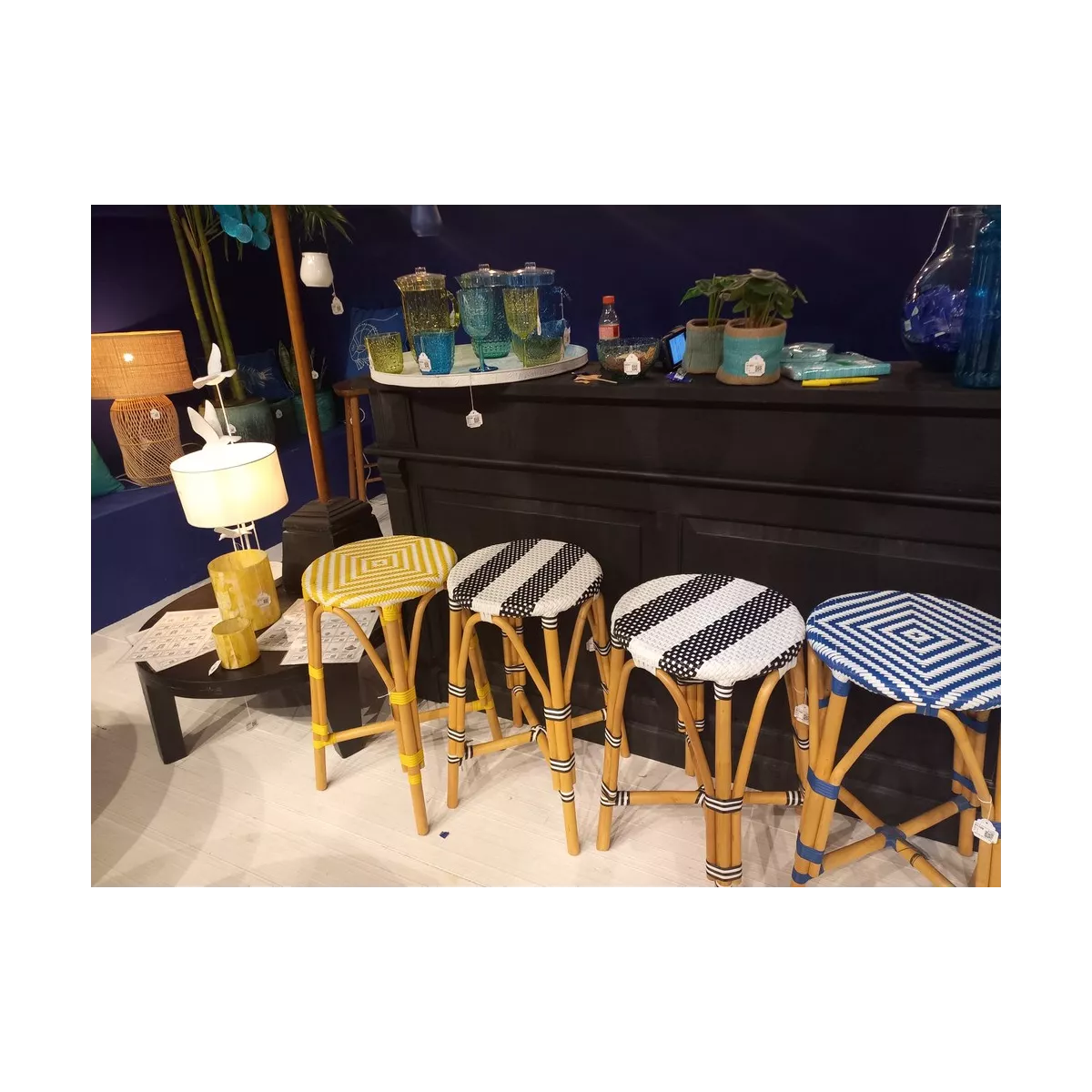 Tabouret de bar Bistrot Jili Rotin Noir et Blanc