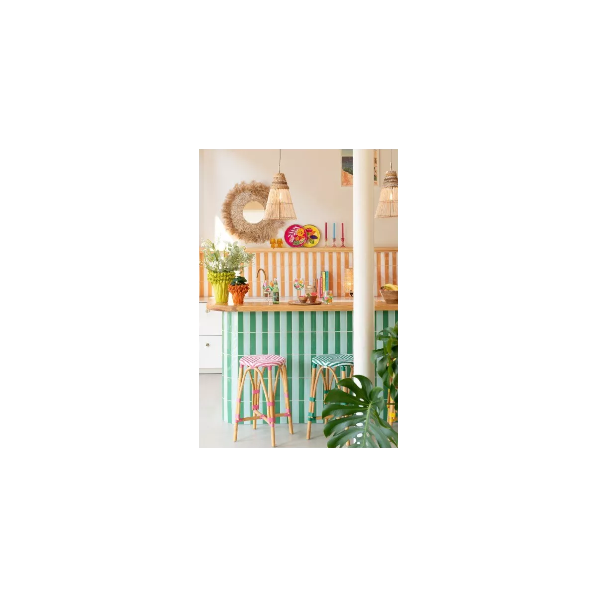Tabouret de bar Bistrot Jili Rotin Rose et Blanc