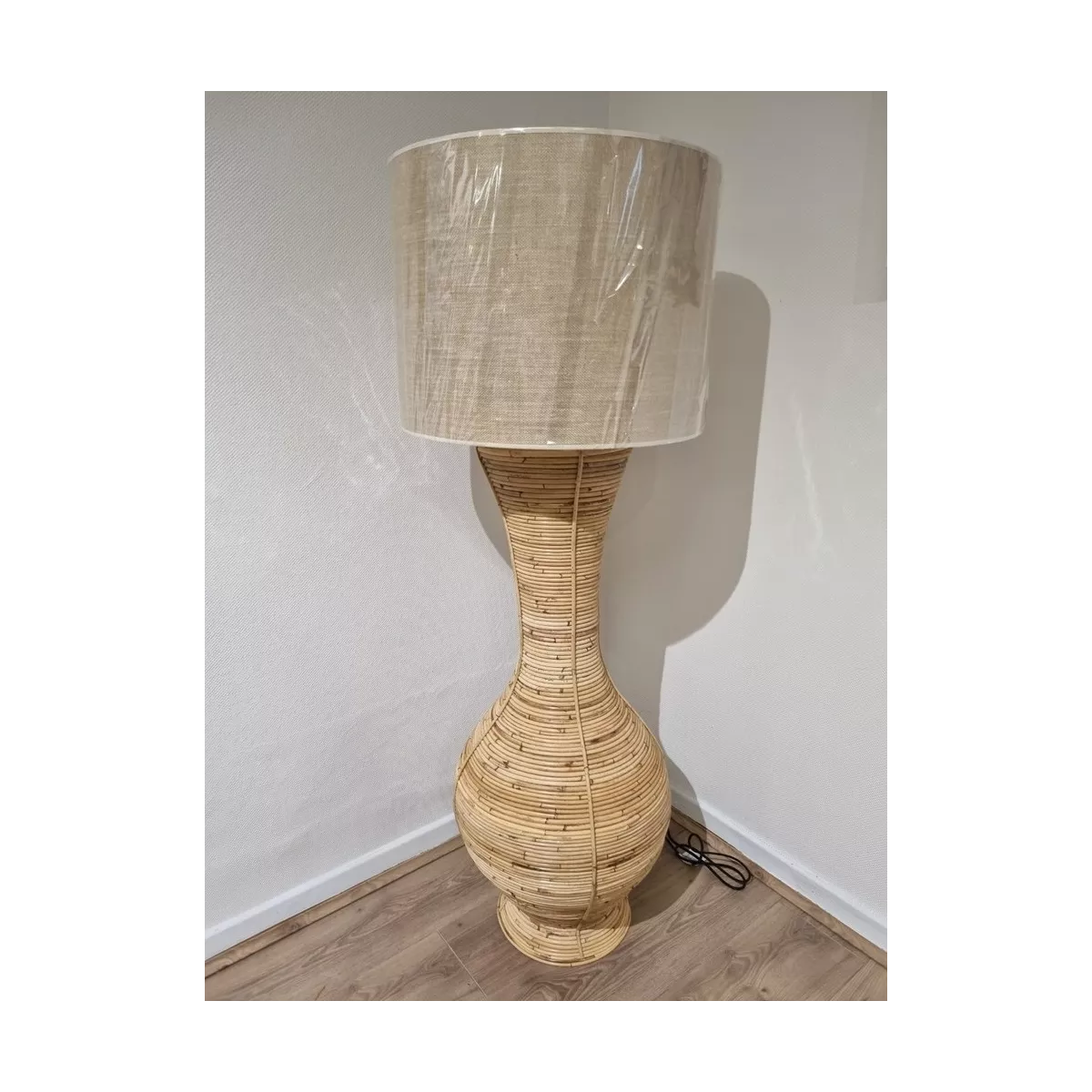 Lampe en Rotin Elancée h140