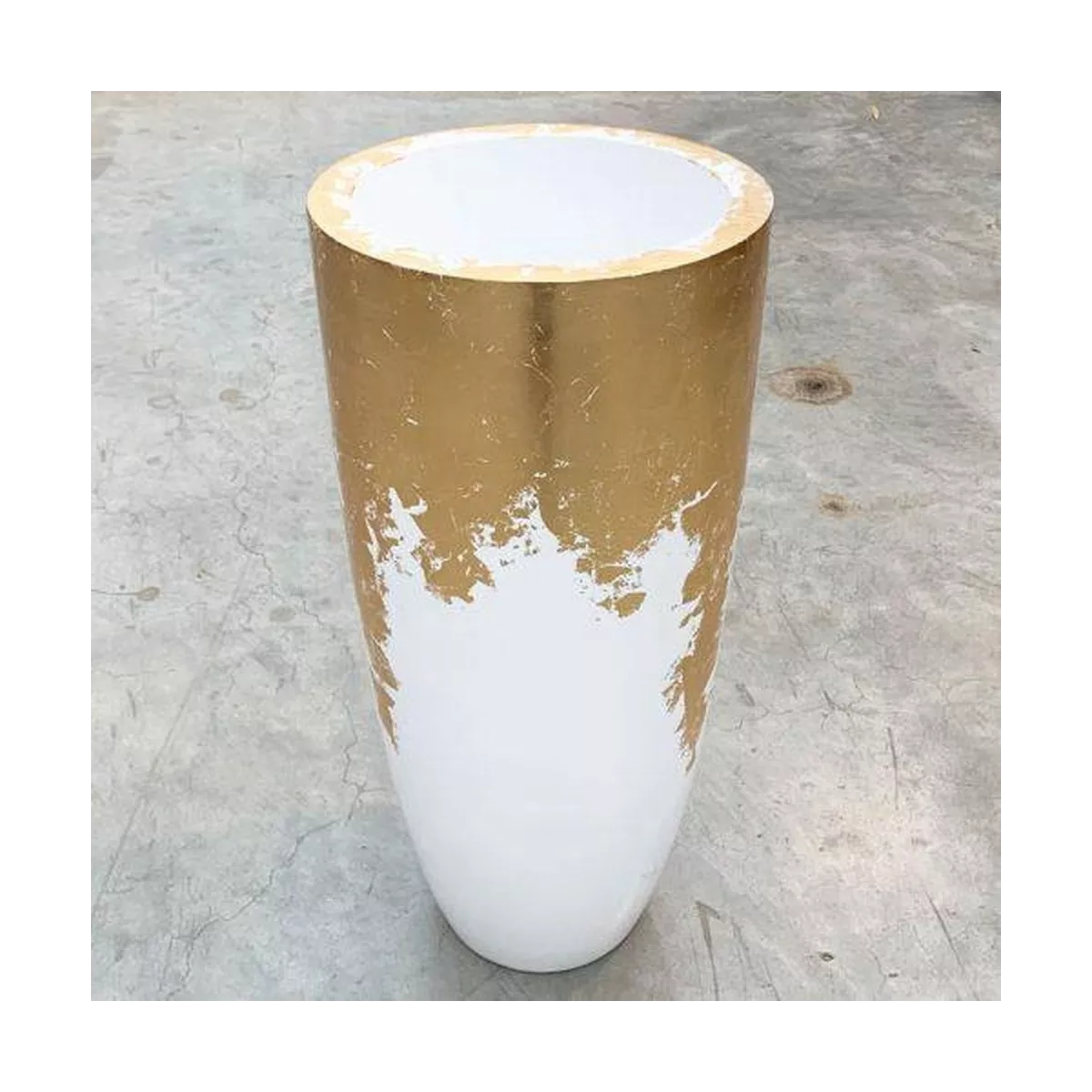 Vase Résine Cône Blanc/Or h.100