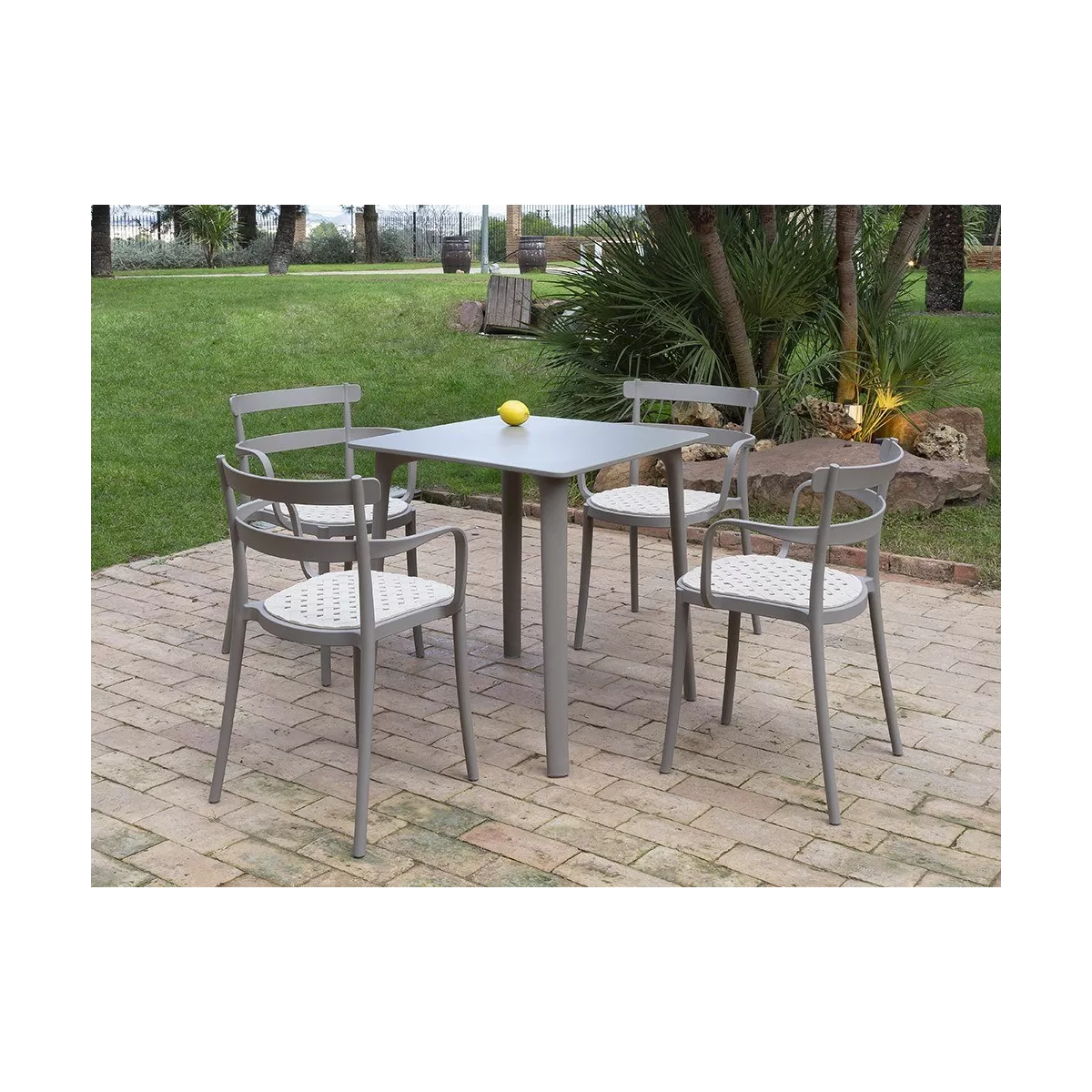 Table Orba Carrée 70x70 Taupe