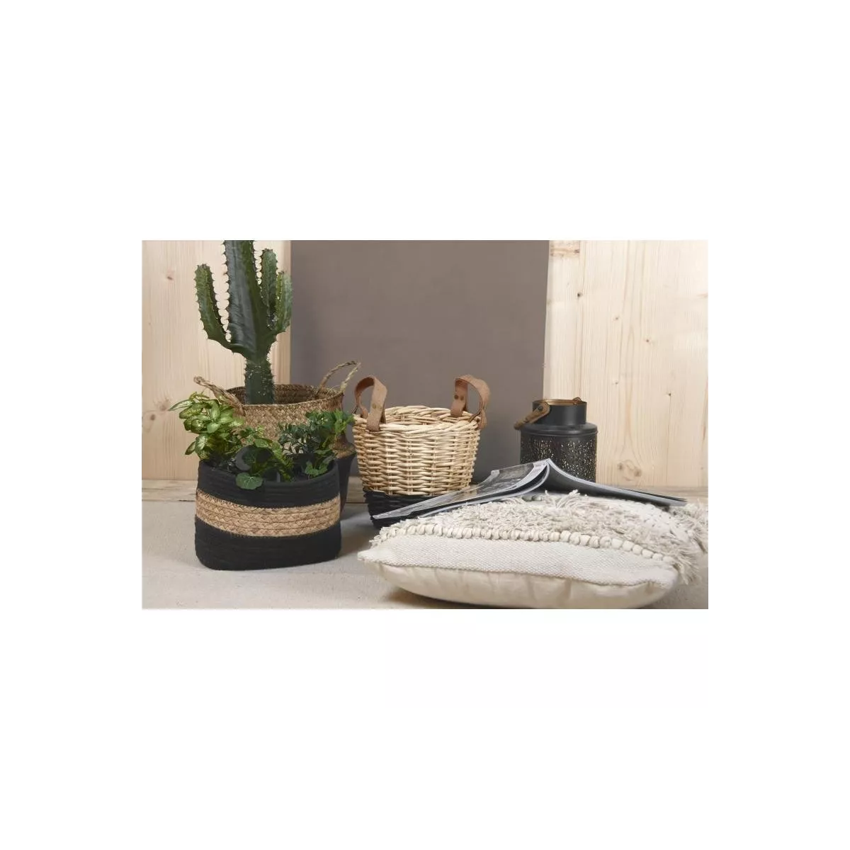Corbeille en jacinthe et coton noir 23x13