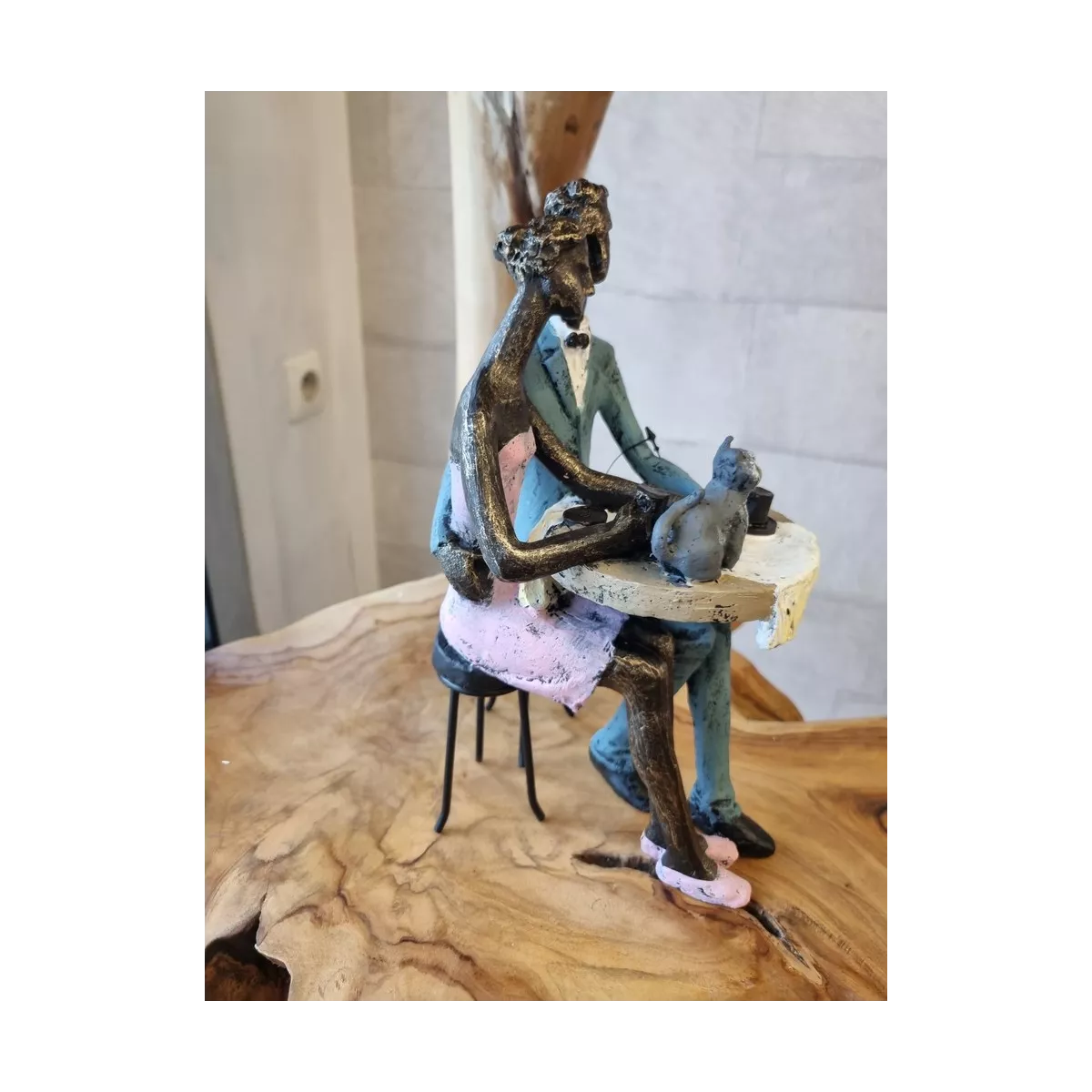 Couple  Métal Assis Avec Chat h24