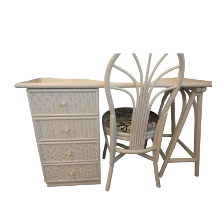 BUREAU EN ROTIN