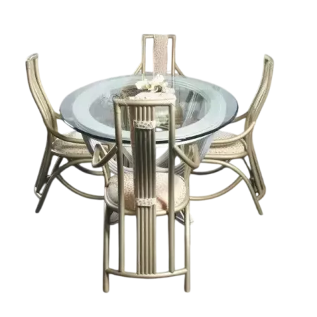 CHAISE EN ROTIN