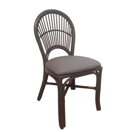 CHAISE EN ROTIN