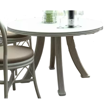 TABLE EN ROTIN