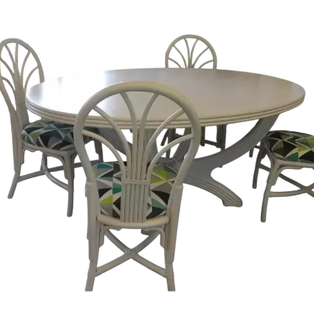TABLE EN ROTIN