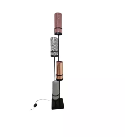 lampadaire en métal noir composé de 4 chapeaux de la marque Flam et Luce coloris rose cuivre