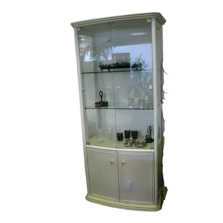 VITRINE EN ROTIN