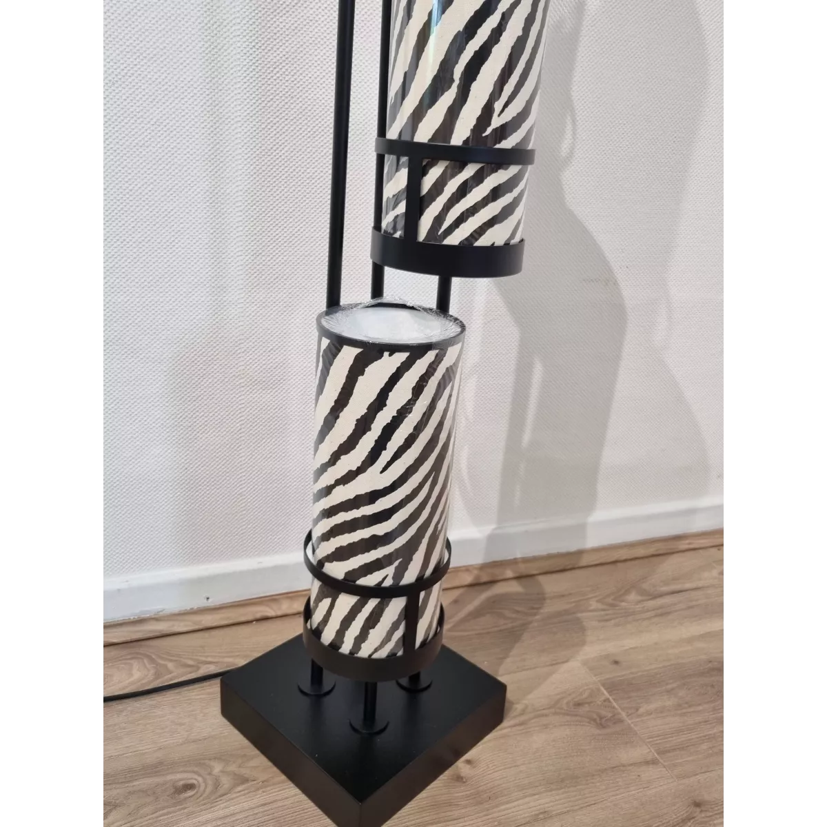 Lampadaire Sixt Flam H160 Zèbre