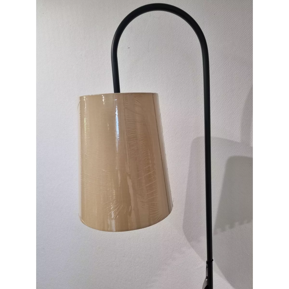 Lampadaire avec Tablette Benton