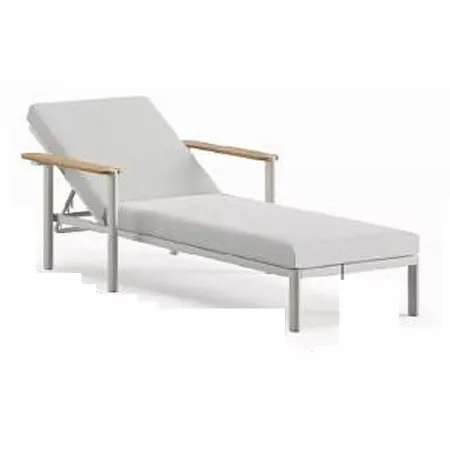 CHAISE LONGUE EN ROTIN