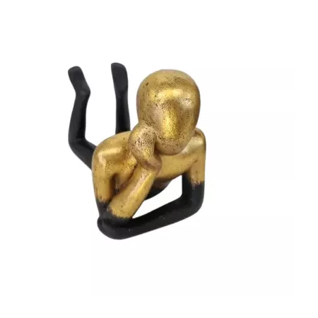 Homme allongé noir et or