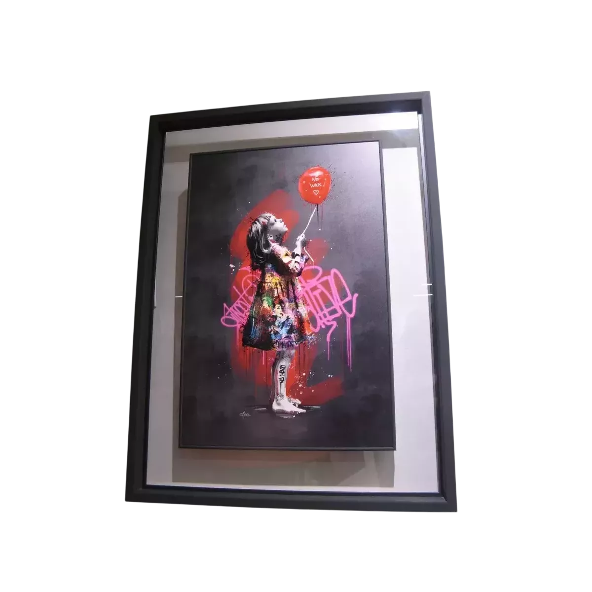 Tableau Romaric, la petite fille et le ballon 62x82 encadrement en verre
