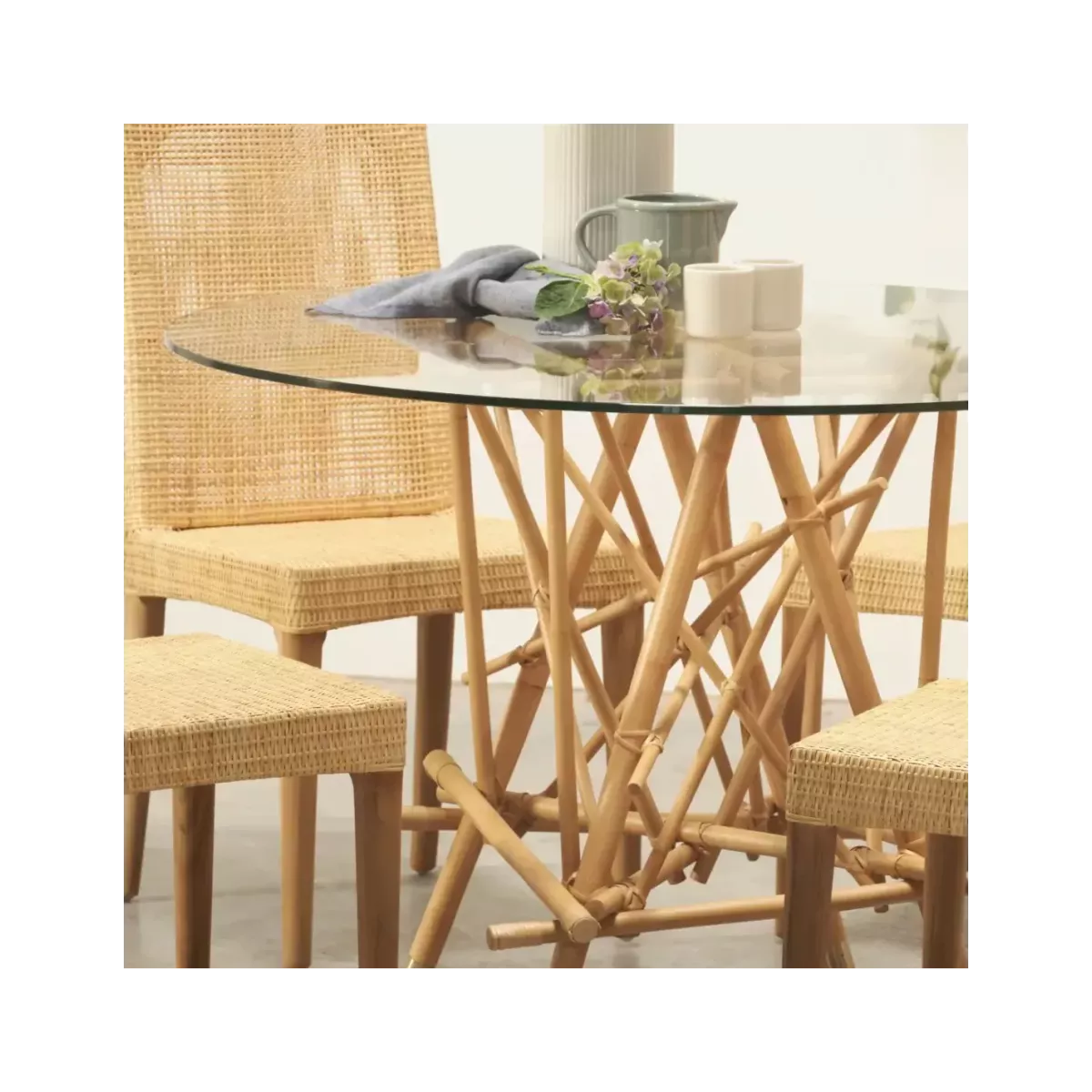 Table en rotin Mikado et verre 120cm