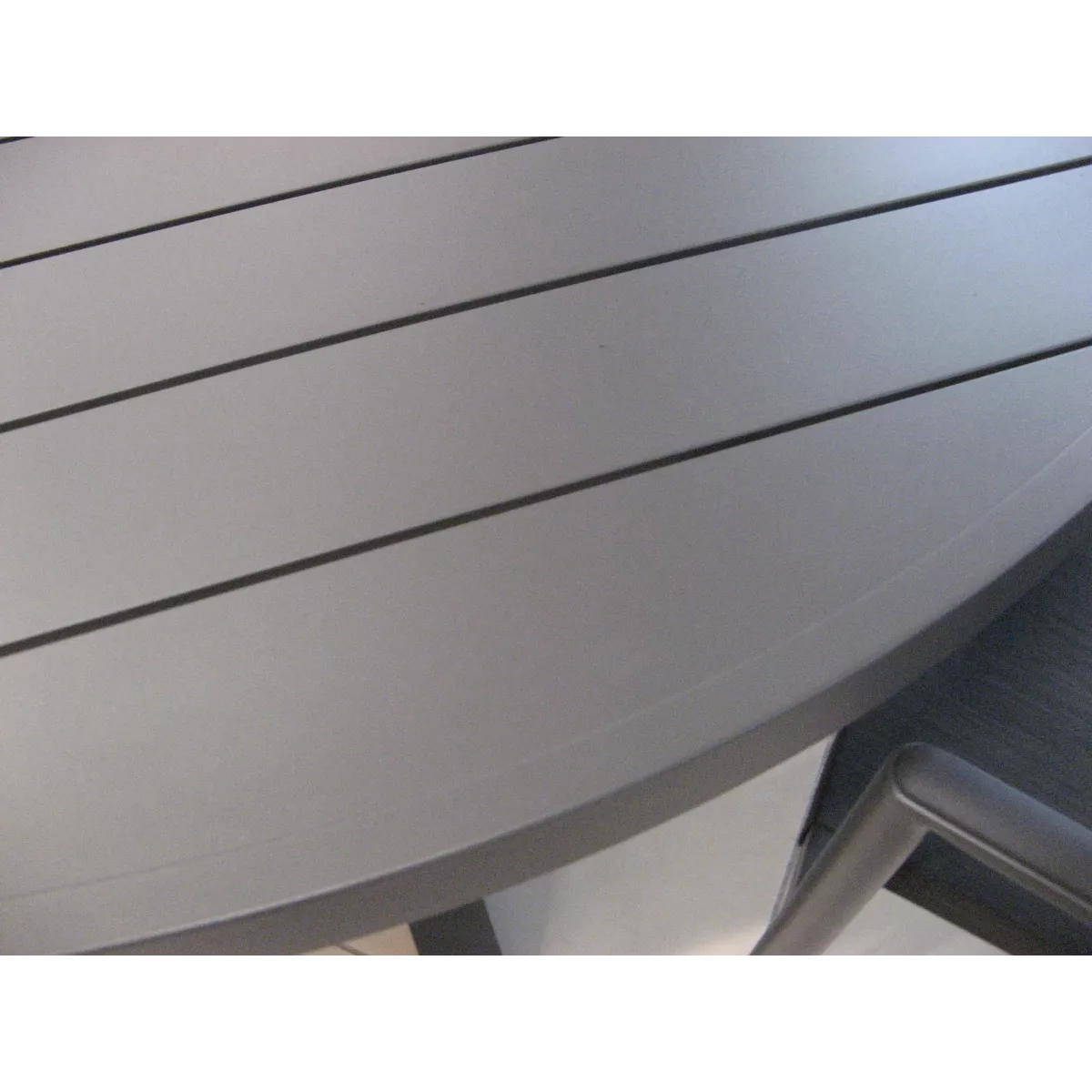 Table Porto Ronde 145 en Aluminium Anthracite avec allonge