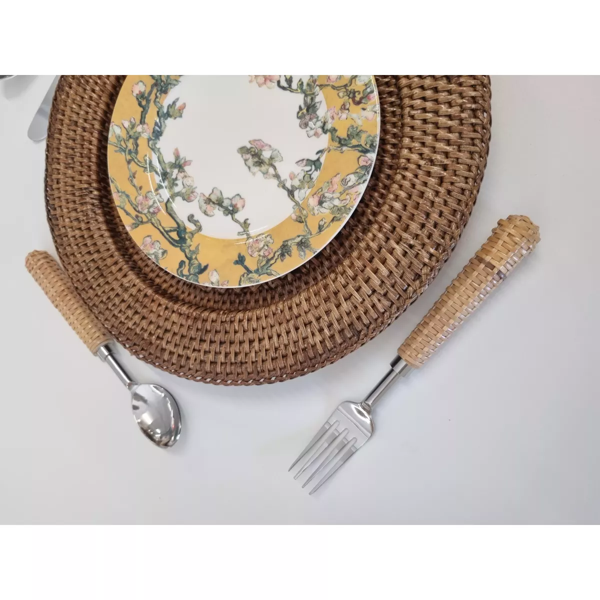 Set de 16 Couverts Inox et Rotin