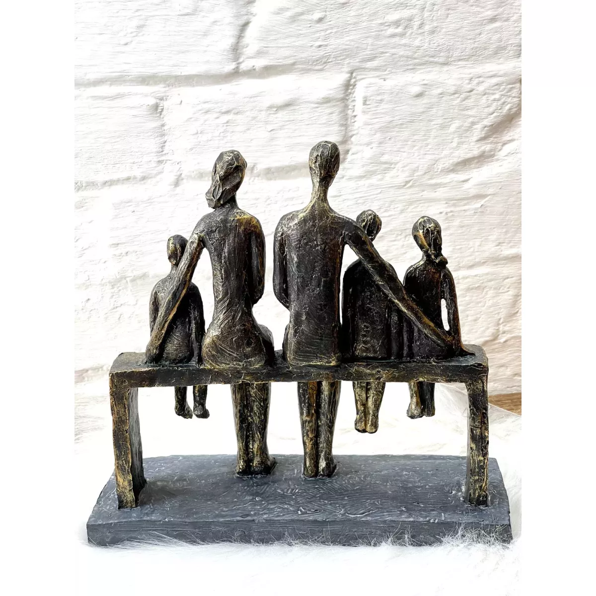 Sculpture Famille sur un banc