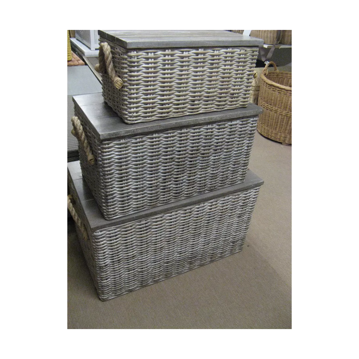 Malle rotin et couvercle bois 63x37