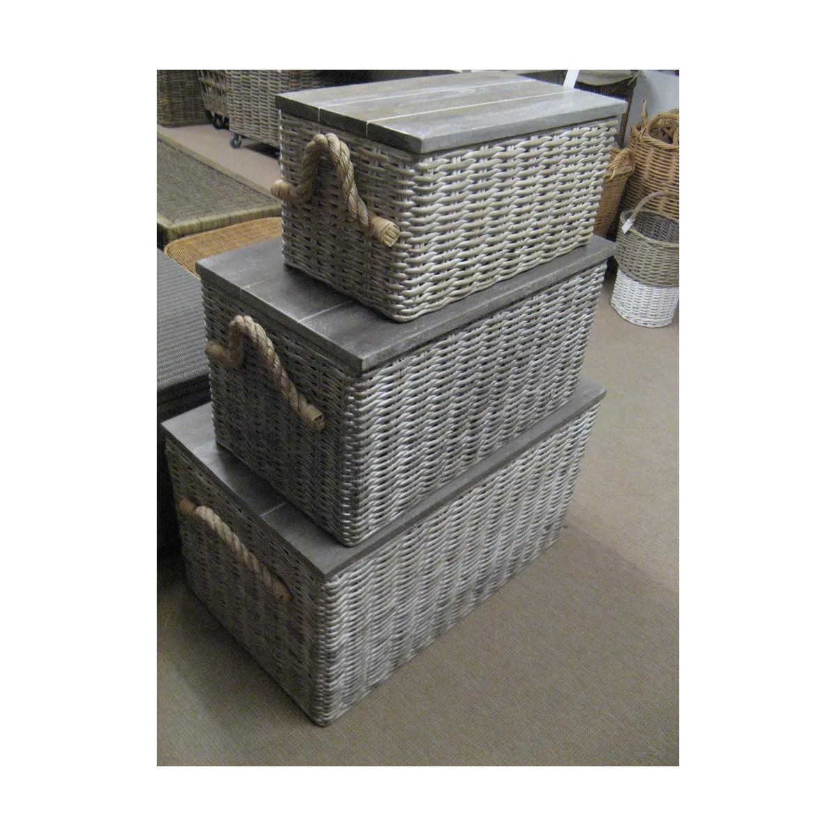 Malle rotin et couvercle bois 63x37