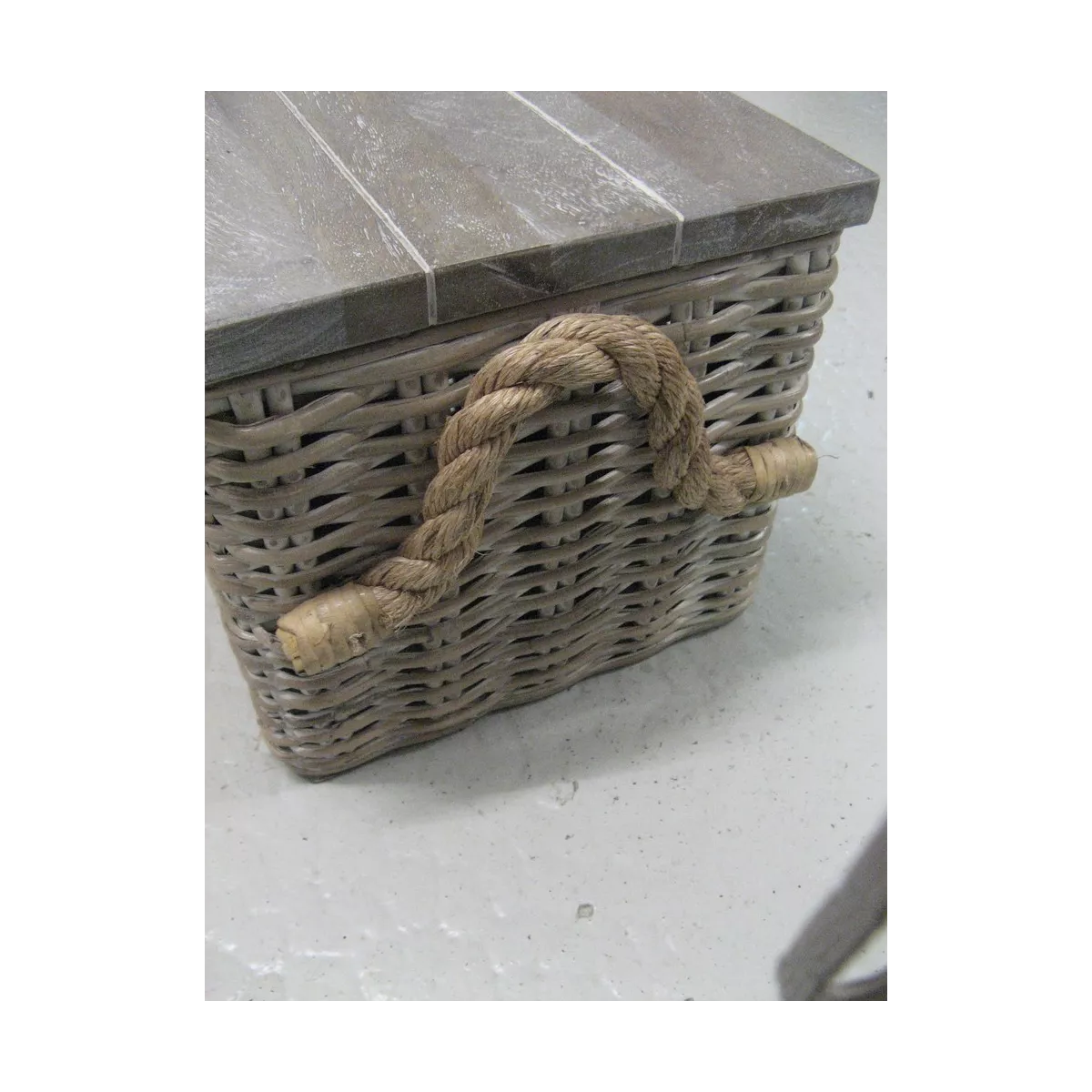 Malle rotin et couvercle bois 49x26
