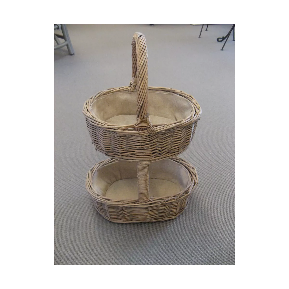 Présentoir en osier gris et jute