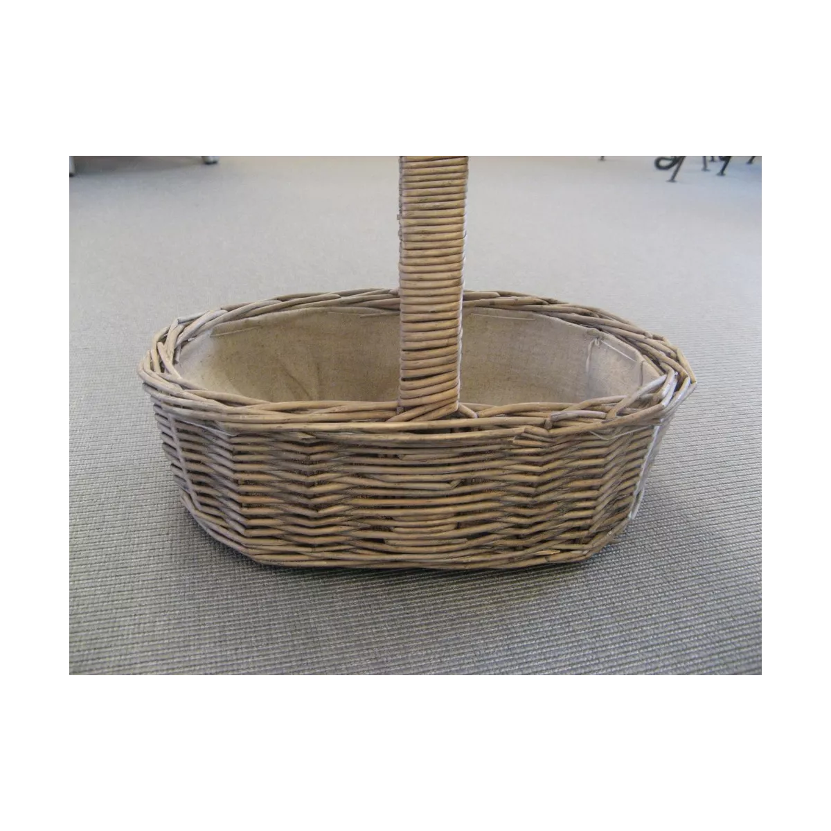 Présentoir en osier gris et jute