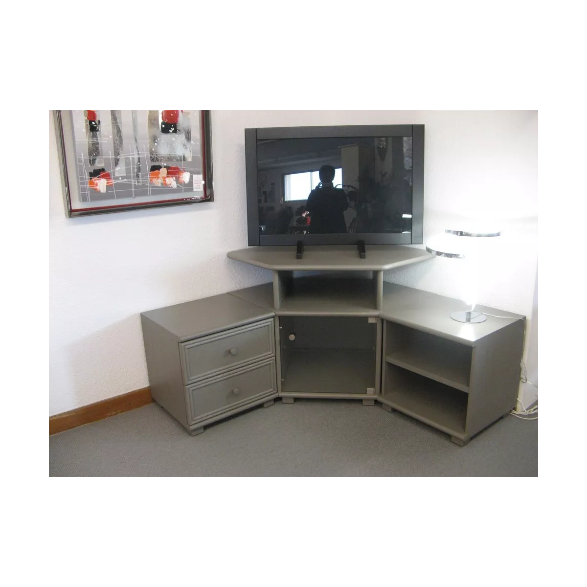 Composable TV Angle Taupe
