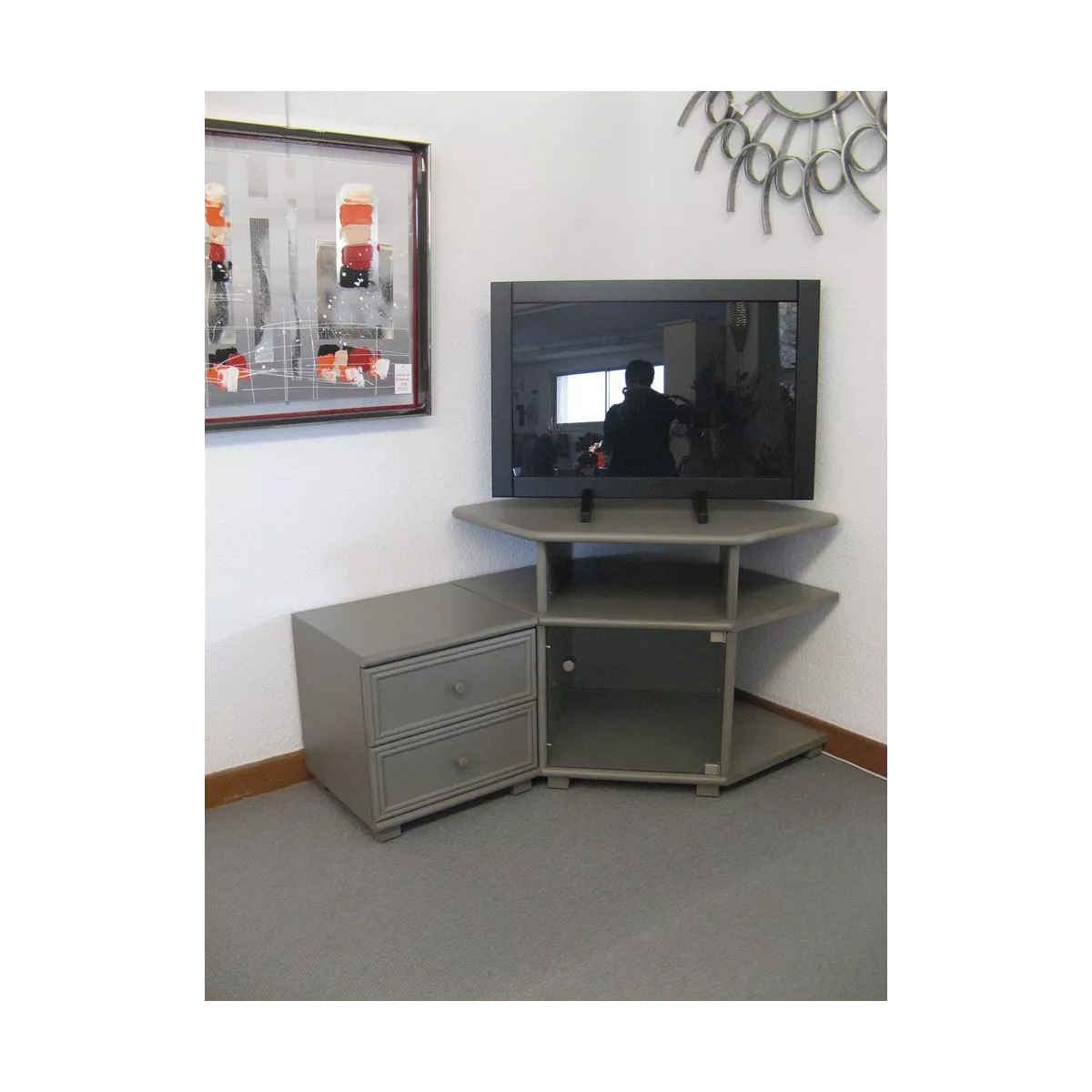 Composable TV Angle Taupe
