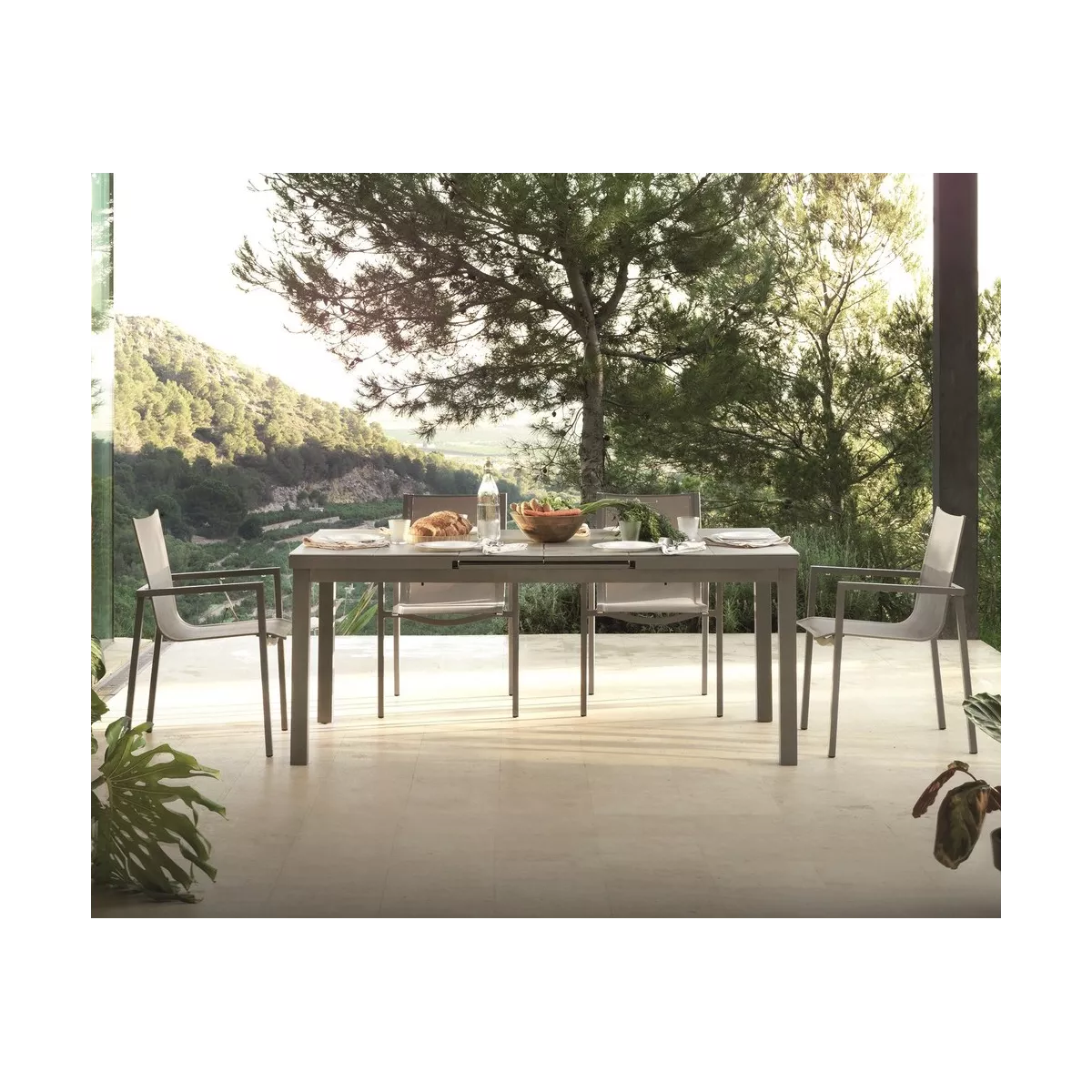 Table Rosa Aluminuim et Verre 180/240