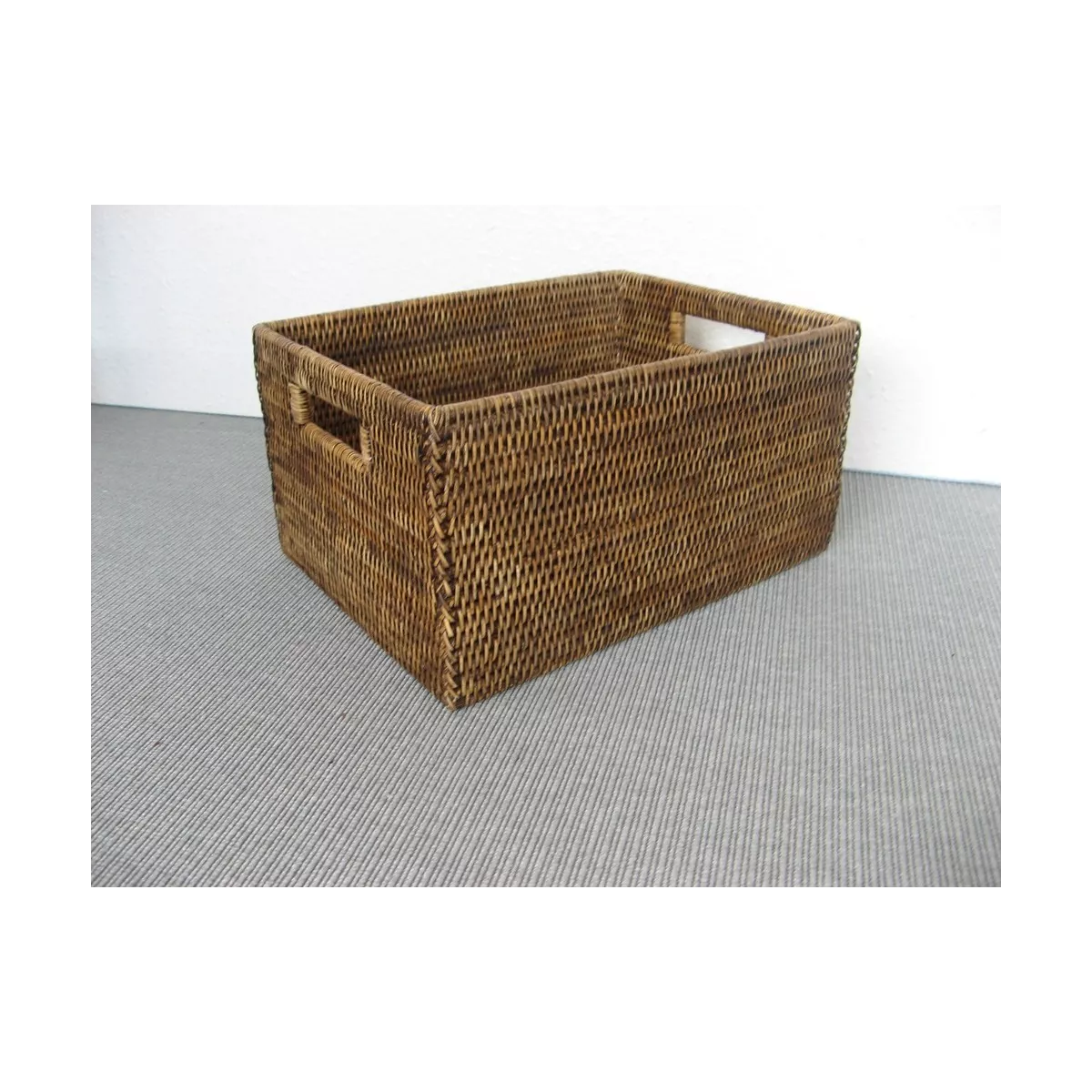 Casier Rotin Patiné Antique  24x19