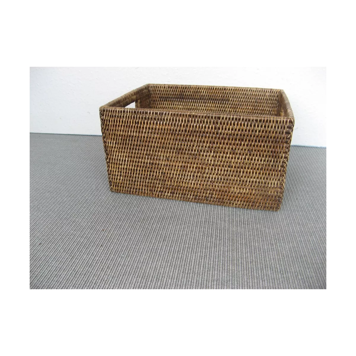 Casier Rotin Patiné Antique  24x19