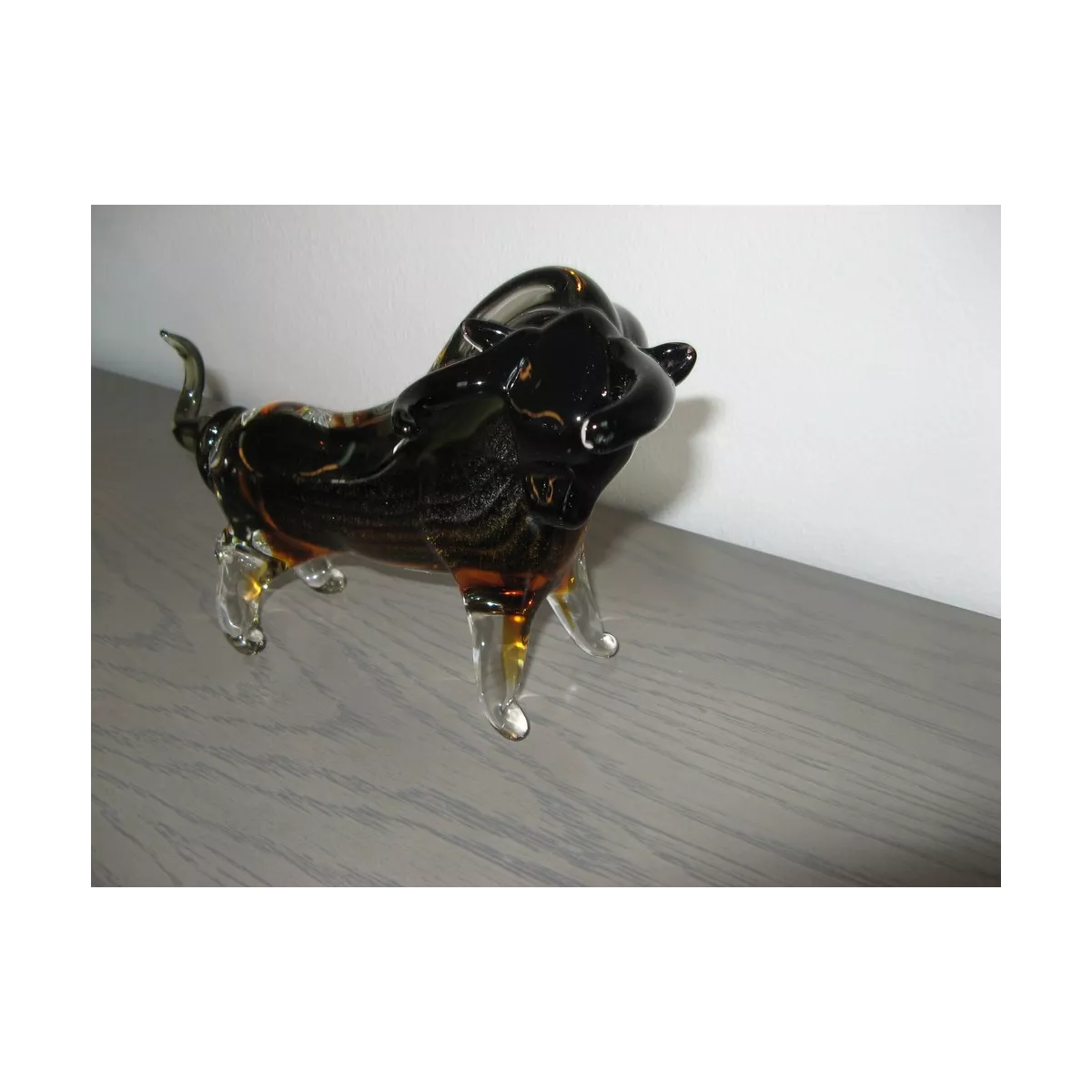 Taureau en pate de verre