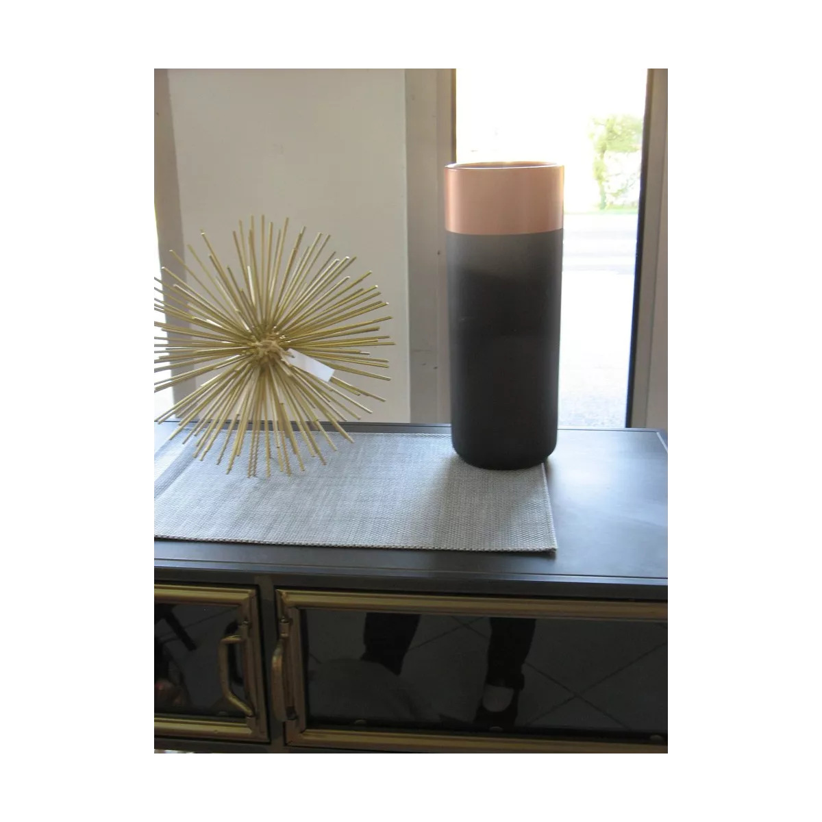 Vase Noir Bord Cercle Cuivré